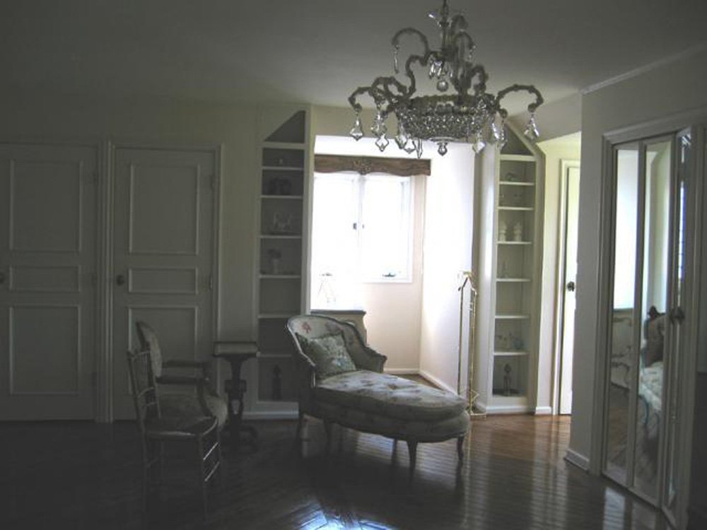 Property photo 4 - Prestigious & Private! Spacious 2-Story Home on 1+ Acre Lot